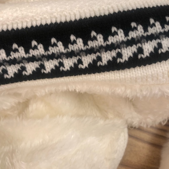 White Geometric Trim Faux Fur Pom-Pom Ear-Flap Beanie & Fingerless Glove… - Picture 5 of 7
